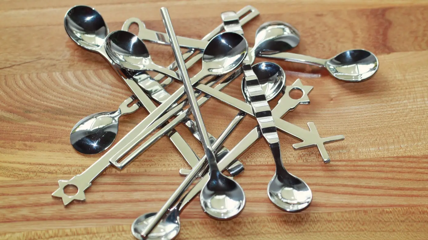 pile of spoons